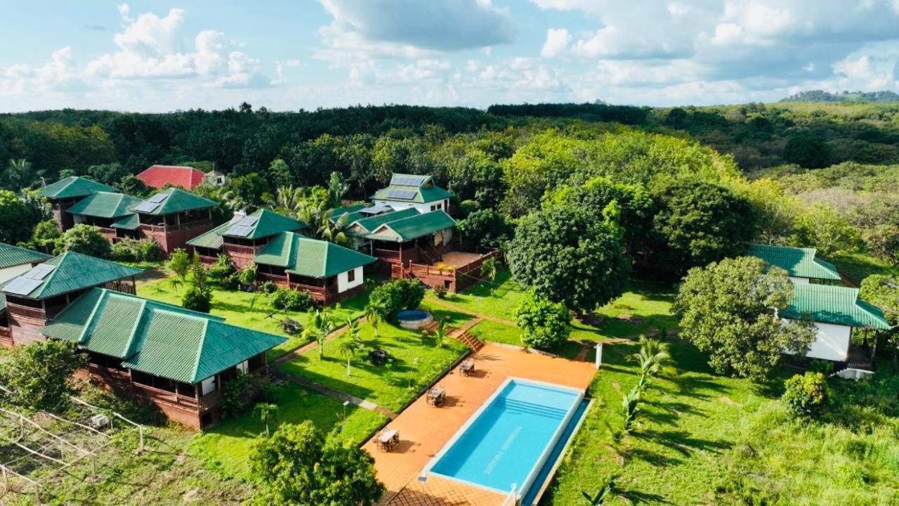 Ratanakiri Paradise Hotel & Restaurant بانلونغ المظهر الخارجي الصورة