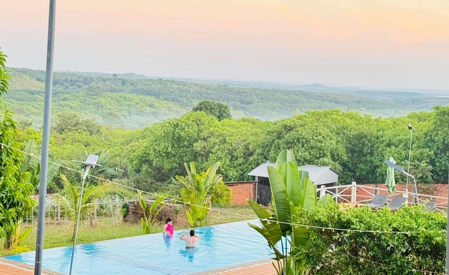 Ratanakiri Paradise Hotel & Restaurant بانلونغ المظهر الخارجي الصورة